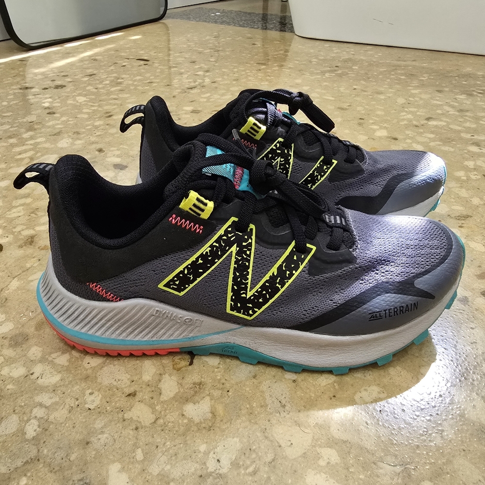 New Balance All Terrain Womens Size 8